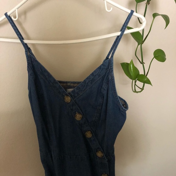 Trendy Midi Dress - Picture 4 of 5